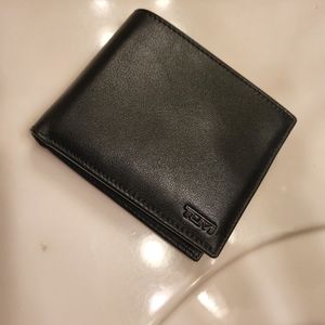 Tumi trifold billfold
